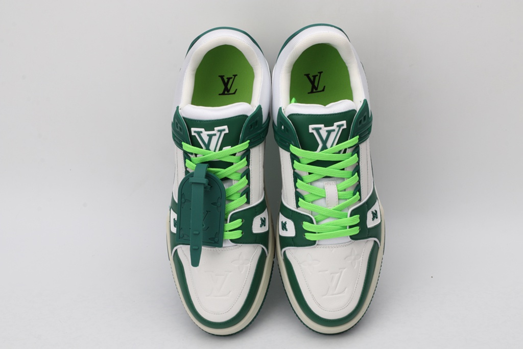 L*V SNEAKER